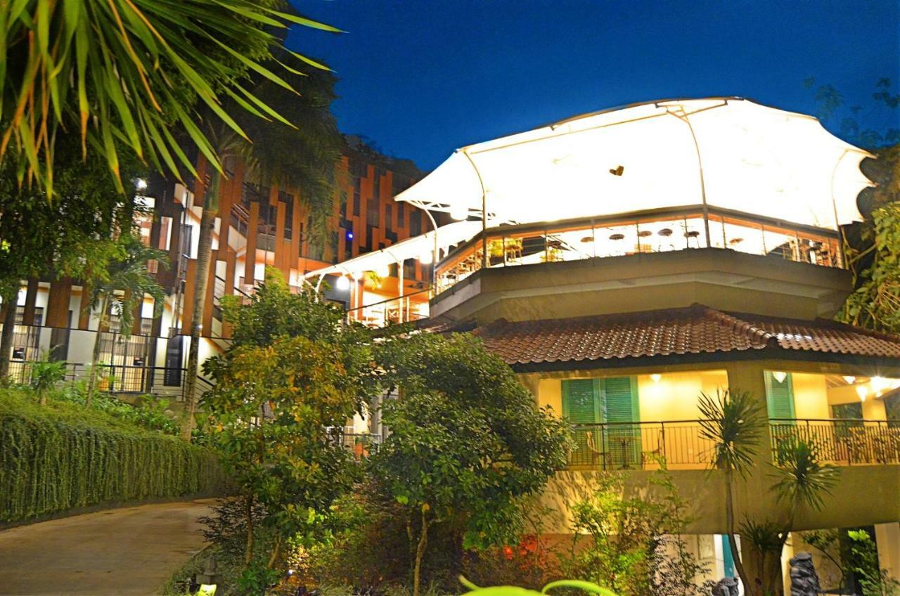 Amanuba Hotel & Resort Rancamaya Богор Экстерьер фото